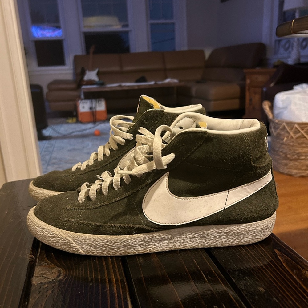 Nike Men's Green and White High-Top Sneakers